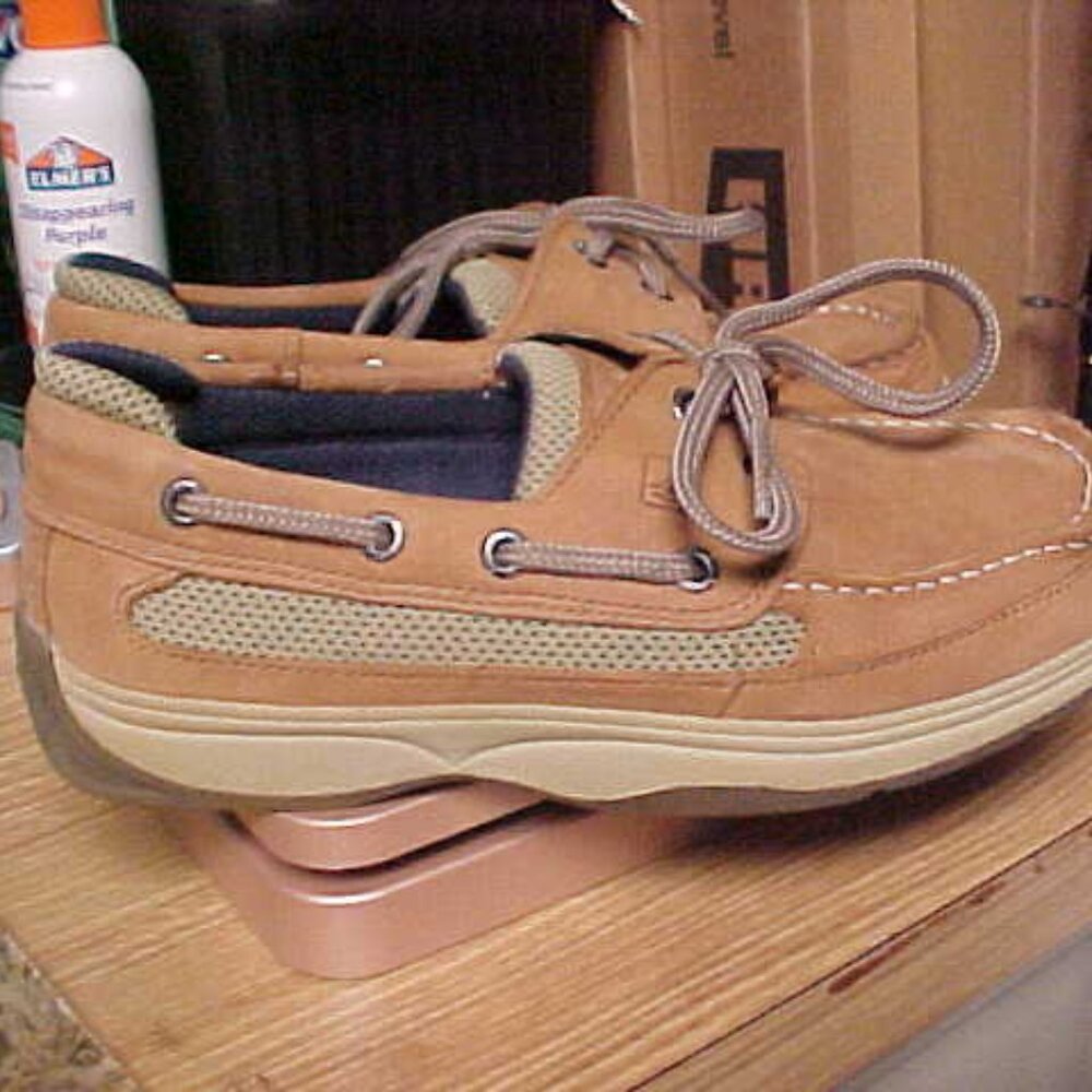 Kids Sperry Topsiders size 3med.